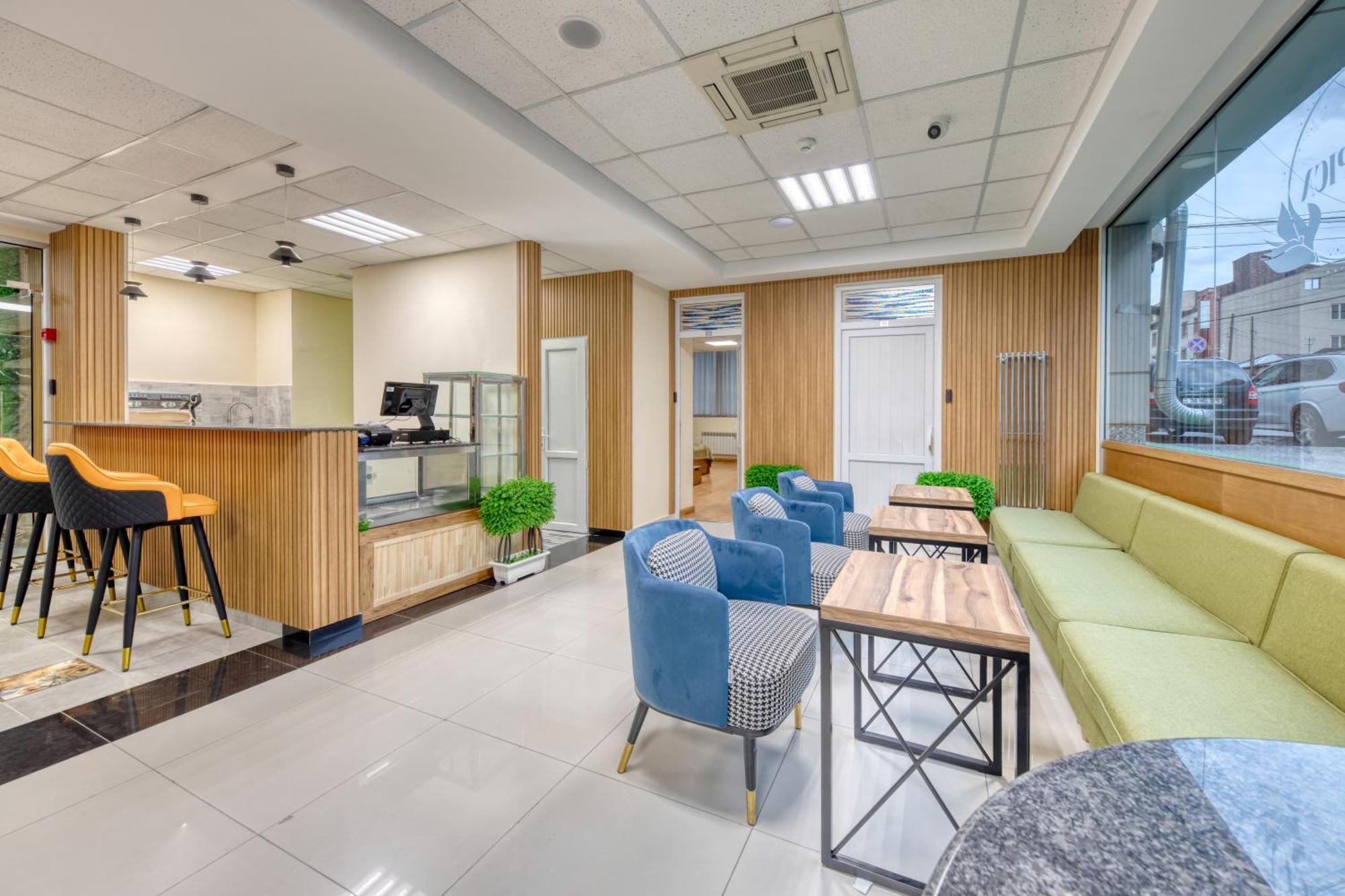 Tropica Inn Hotel エレバン エクステリア 写真