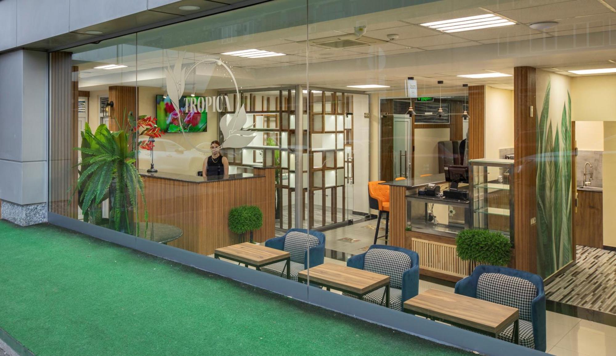 Tropica Inn Hotel エレバン エクステリア 写真